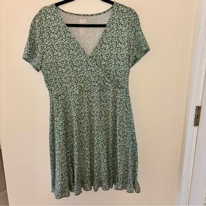 Green Floral Short Sleeved Dress, Size Large